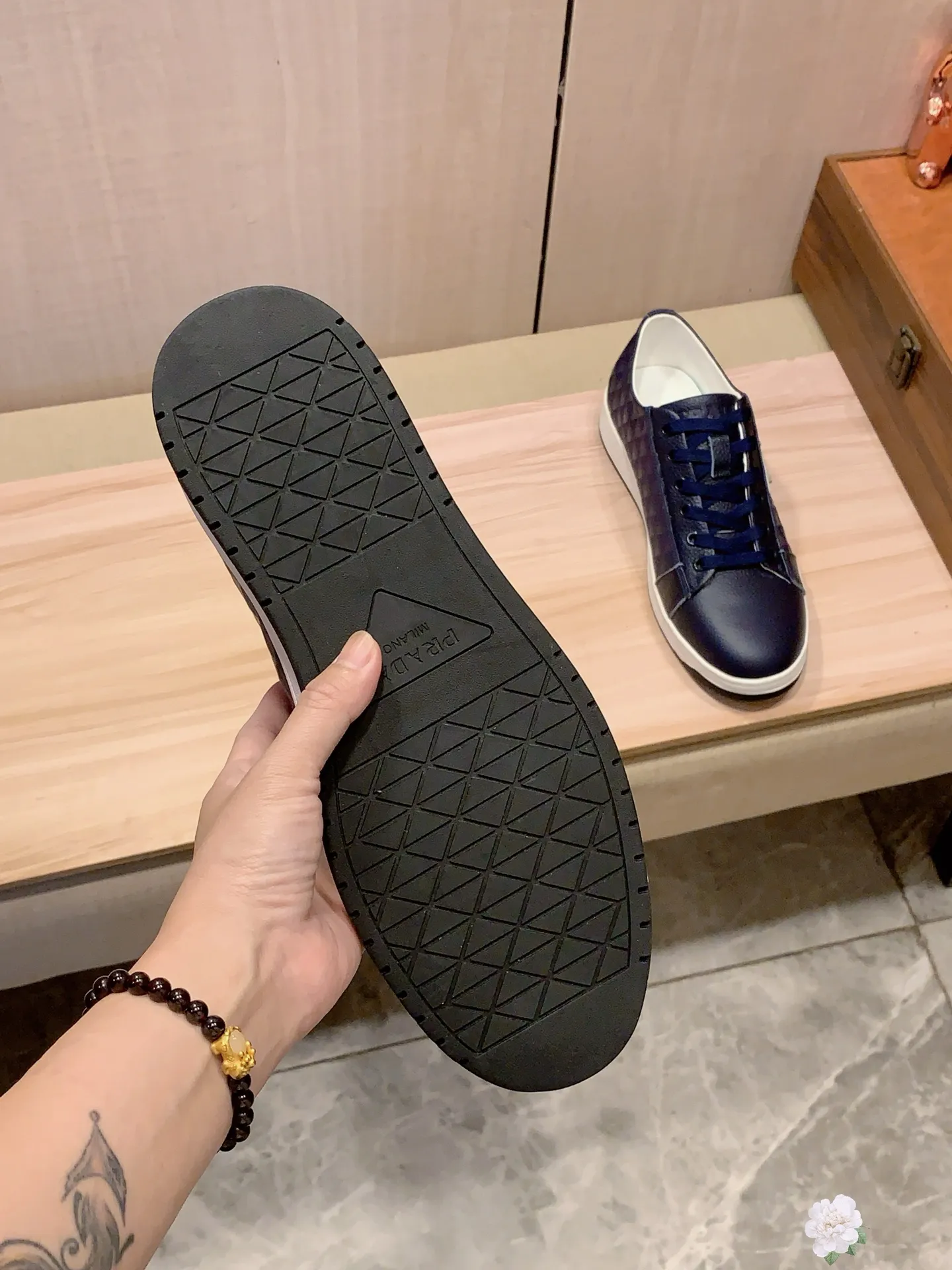 Men's Men's Shoes💰420💰💰🎩🎩[Lightning][Lightning] "PRADA*" The latest and most popular casual shoes, top brand [seduce] luxury~purchase, top~quality. [Strong] The upper is made of imported breathable cowhide with material ➕ breathable sheepskin lining (•) and fine workmanship. The original stylish and stylish soft rubber wear-resistant and non-slip outsole is light and comfortable on the feet. The real thing looks better when photographed in real life. No. 143: Code: 38-44, 45 can be customized, 3️⃣ colors are available